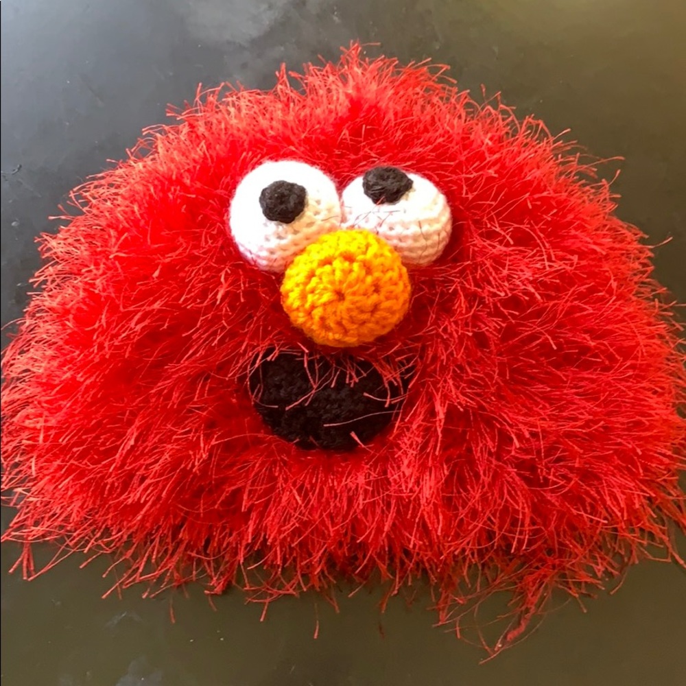 EUC Elmo knit hat toddler sized
